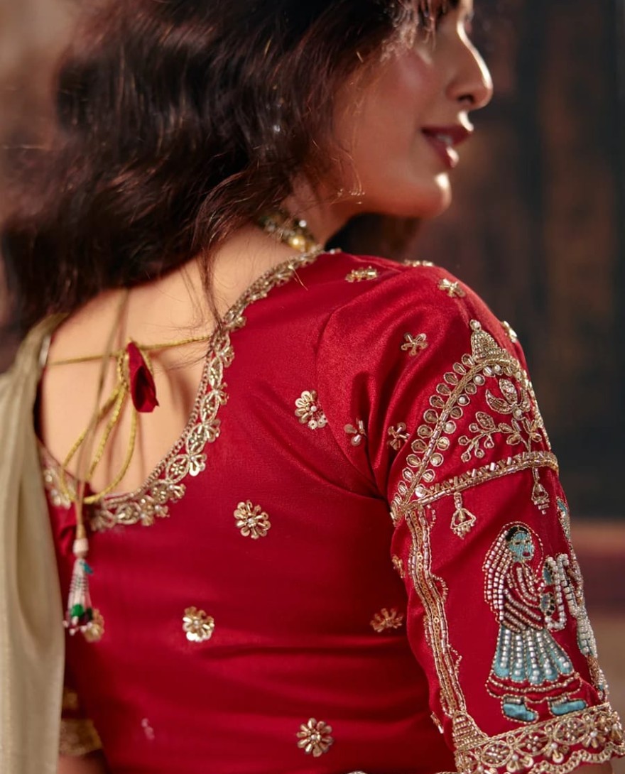 1010 - Beige & Red Designer Style Festive Wear Saree
